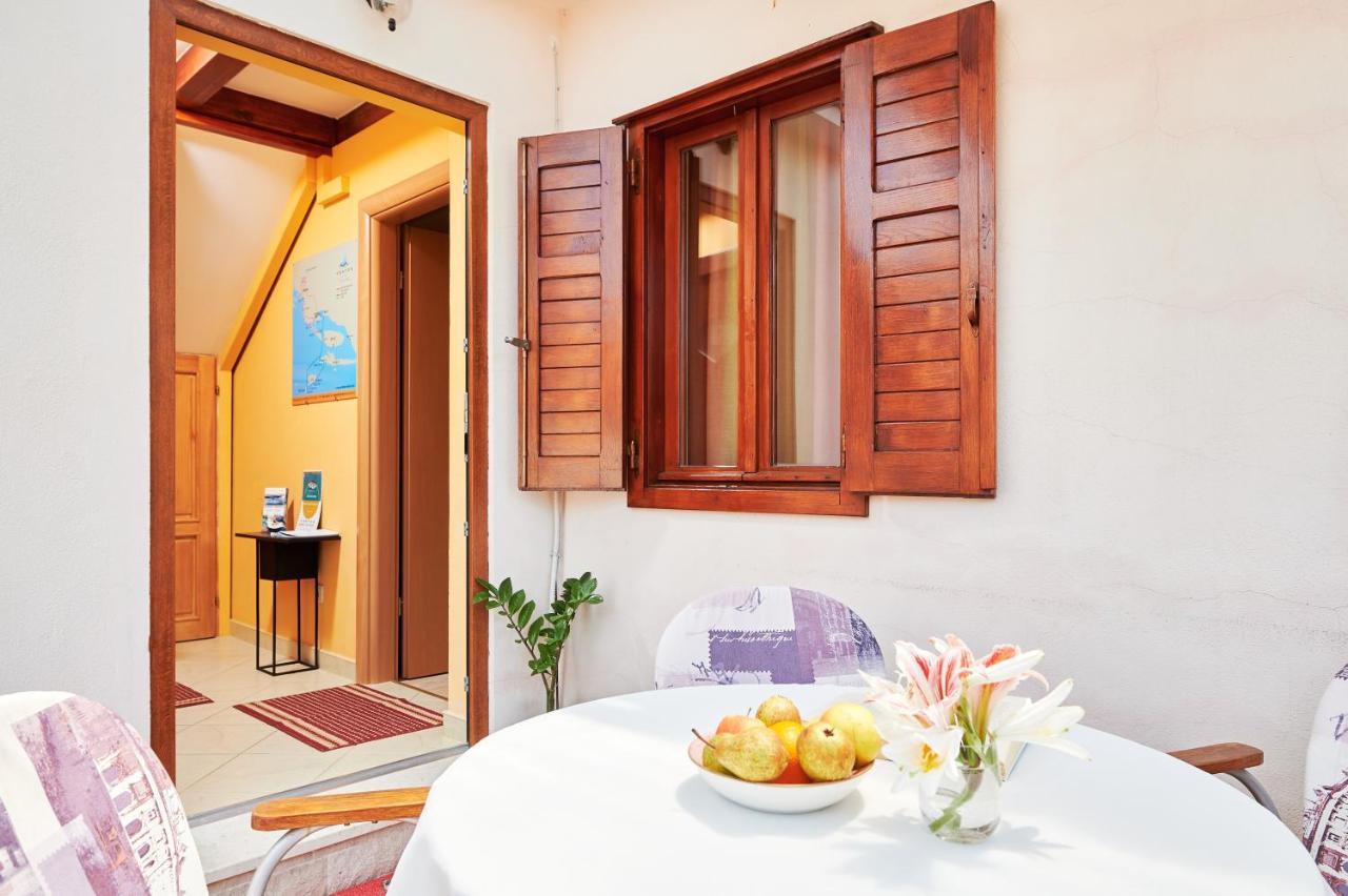 Apartments Ivica Trogir Exterior photo