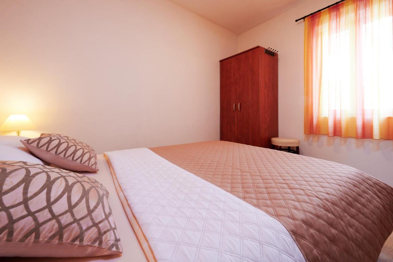 Apartments Ivica Trogir Exterior photo