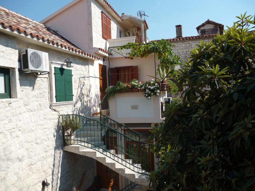Apartments Ivica Trogir Exterior photo